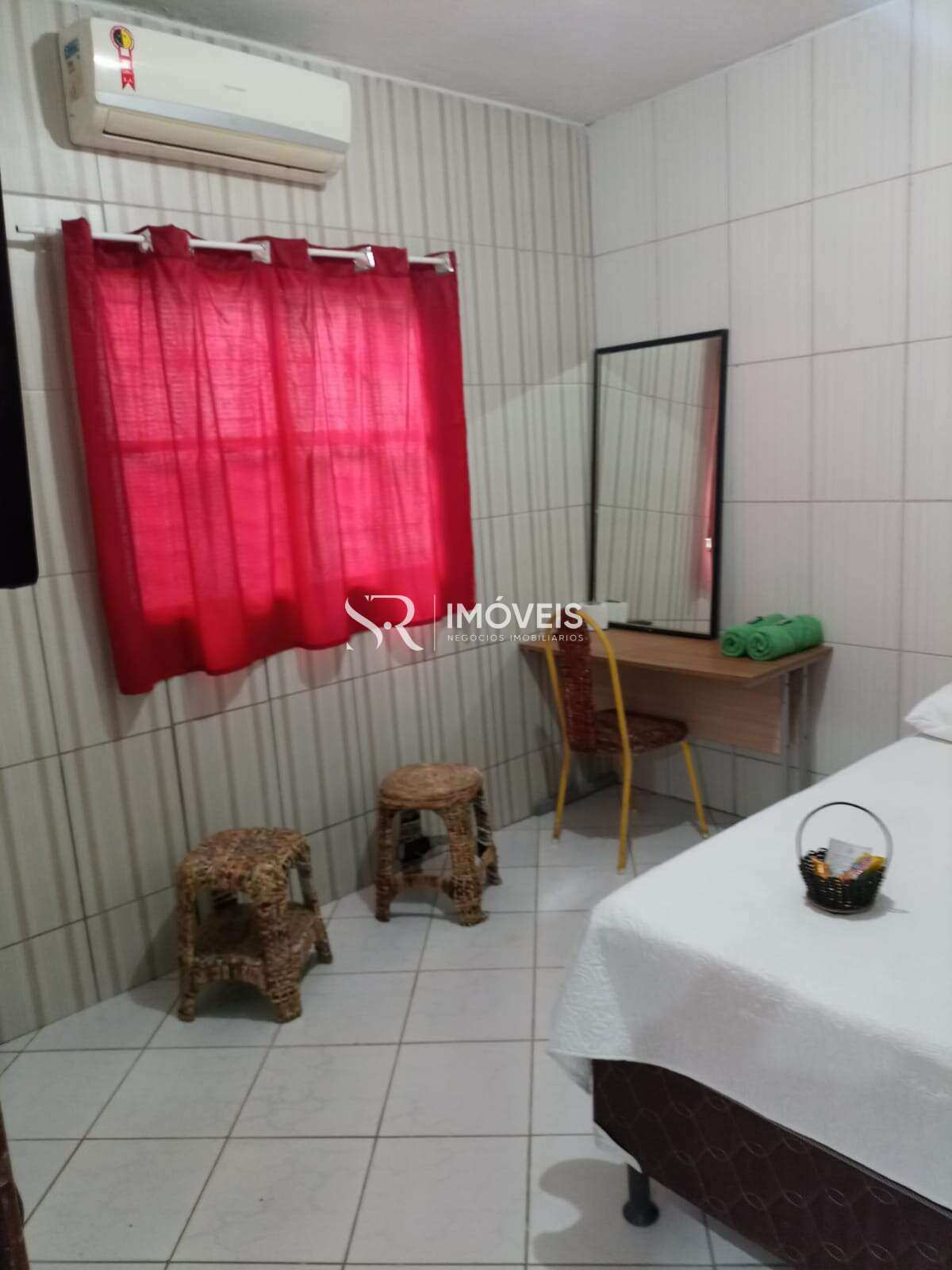 Casa à venda, com 5 quartos, 192m² - SR IMÓVEIS